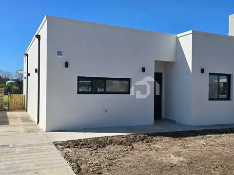 Casa  en Venta en San Ramón, Pilar del Este, Pilar
