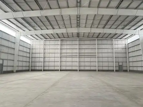 VENTA DEPÓSITO 1200m2 cubiertos A ESTRENAR CON RENTA en parque Industrial