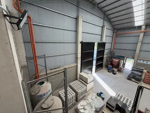 Galpon en Venta 54  mts Frente