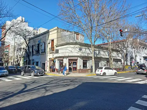Venta Local a la Calle con Vivienda en Balvanera
