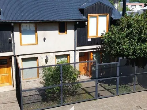 Casa en venta c/ cochera en San Martin de los Andes