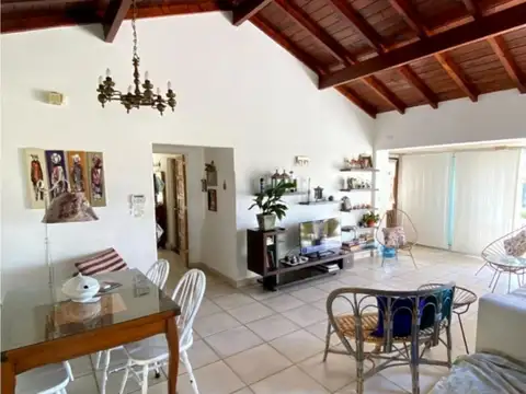 Casa 4 ambientes con 4 baños