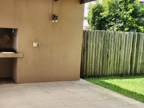 Casa en Alquiler de 3 dormitorios