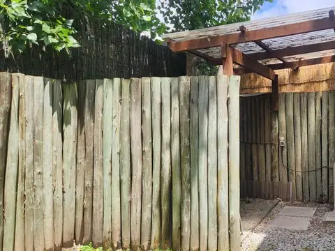 Casa en Alquiler con 2 cocheras