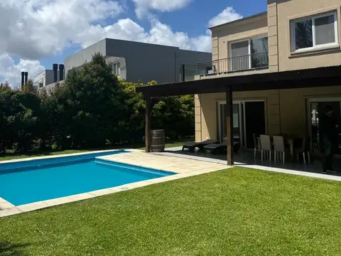 Venta casa 4 ambientes en Los Castaños, Nordelta