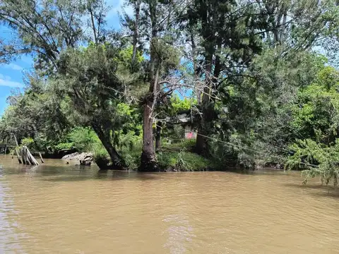 Rio o Arroyo Caraguatá 900