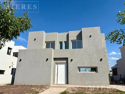 Casa en venta en Santa Lucia, Pilar del Este