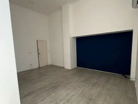 Oficina en Alquiler con 3 cocheras