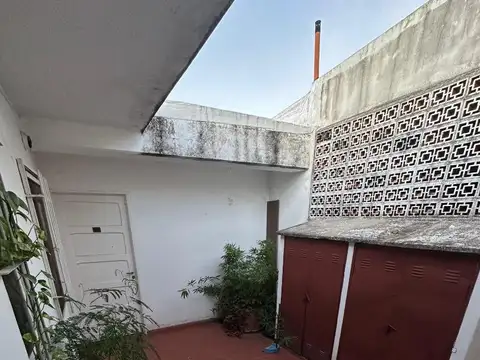 Av. 9 De Julio 2400, Piso 1