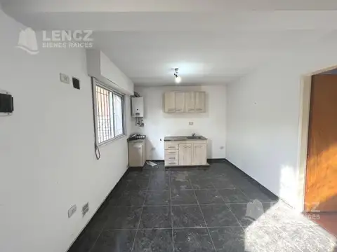 Venta departamento Tipo PH 2 ambientes Quilmes con Patio