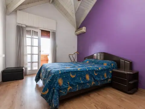 VENTA HERMOSA CASA 3 AMBIENTES VALENTIN ALSINA