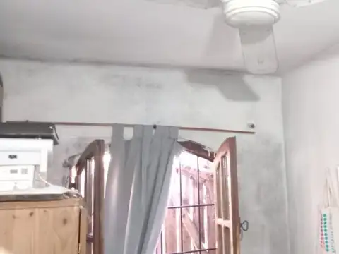 CASA VENTA BURZACO 4 AMBIENTES TERRENO AMPLIO