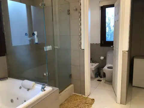 CASA 6 AMBIENTES  VENTA TERRAVISTA