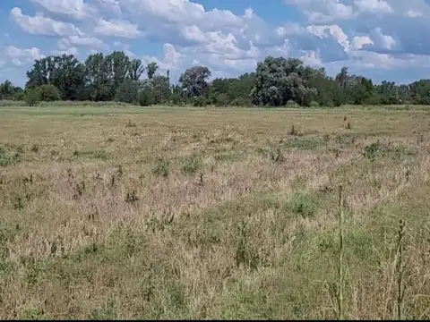 Casa en venta - 1 Dormitorio 1 Baño - 9 Hectáreas - Luján