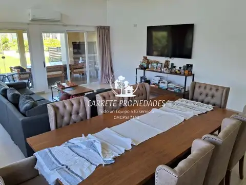 Casa 4 ambientes con 3 baños