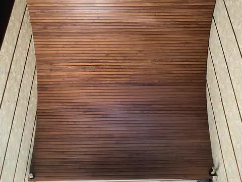 Impecable casa 5 ambientes con dependencia - cochera - jardin - en Villa del Parque