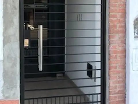 AV. RIVADAVIA 10600, Piso pb