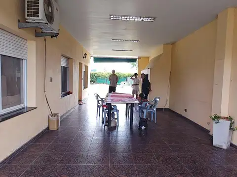 Casa 5 ambientes con 1 baño