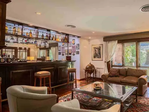 Casa en Venta con 4 cocheras