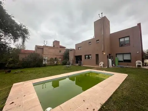 Casa en Venta en Valle Escondido, USD 360.000