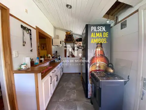 Excelente casa de dos plantas con piscina!