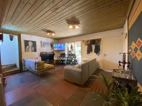 Casa 5 ambientes con 2 baños