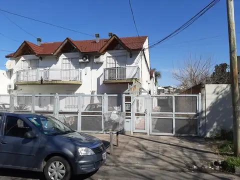 Castelli 100, Piso PB