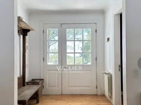 Casa 5 ambientes con 4 baños