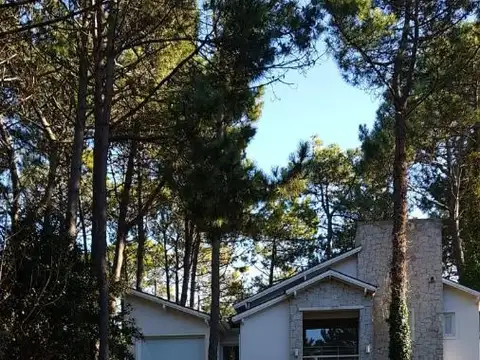 Casa en Venta en Carilo, USD 400.000