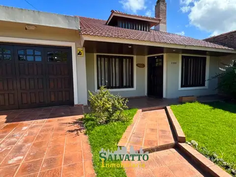 Casa 4 ambientes con 3 baños