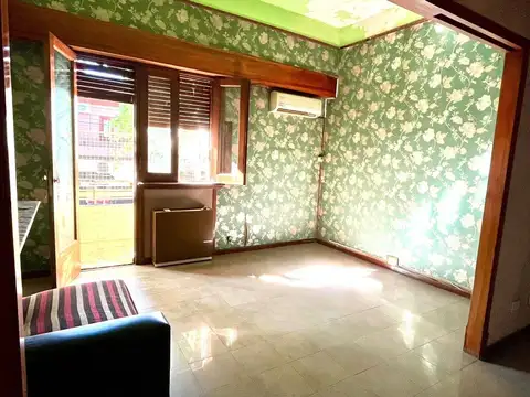 Venta PH c/ balcón y terraza uso propio a reciclar