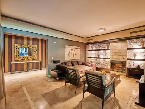 Casa en Venta con 4 cocheras