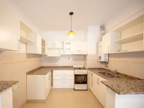 Departamento 3 ambientes con Balcón y Cochera en Floresta