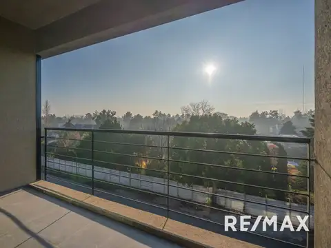 Roberto Caamaño 1100