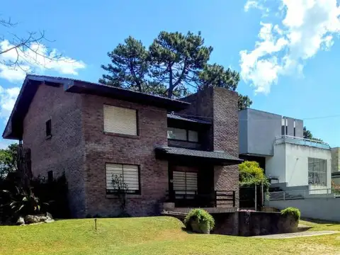 110 e/ Avenida 6 y Avenida 7