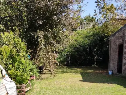 Chalet sobre muy lindo lote a 400 mts. estacion 