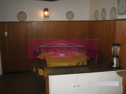 Casa en Alquiler Temporal con 1 cochera