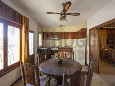 Casa 5 ambientes con 2 baños