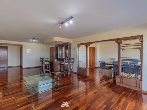 Departamento 6 ambientes con 4 baños