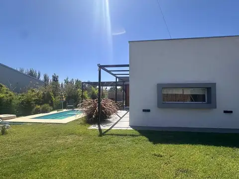 Maravillosa CASA en VENTA en Lulunta MAIPU