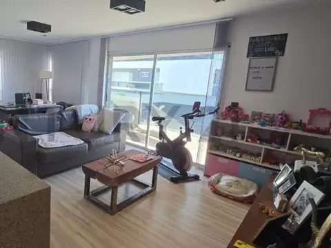 de los extremeños 4900, Piso 0