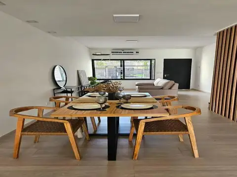 Casa en Venta en Olivos, USD 320.000