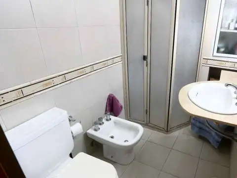 Casa 6 ambientes con 3 baños