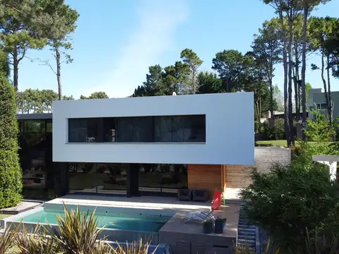 Casa para 6 Huespedes - Piscina climatizada - en Pinamar