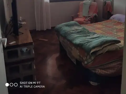 SE VENDE: ECHEVERRIA 884. CHALET 3 DORMITORIOS.