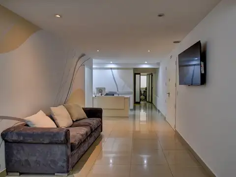 Excelente Departamento para Consultorios u Ofinas Impecable en Recoleta, Inmejorable Ubicación!