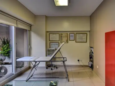 Oficina 4 ambientes con 2 baños