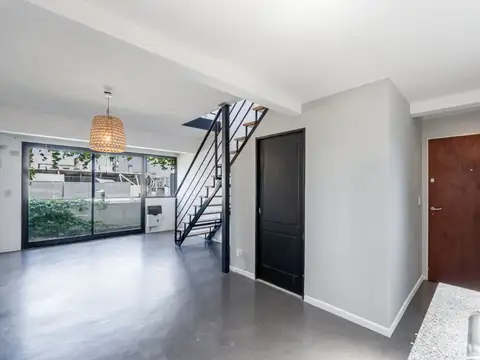 Venta Depto Duplex 2 Amb. con balcón y cochera
