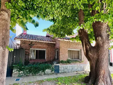 VENTA Casa Quilmes 5 ambientes, a refaccionar