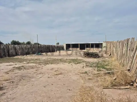 VENTA de Propiedad en obra con amplio terreno y piscina